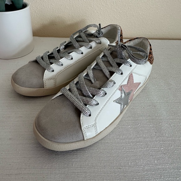 JF Zaylee White /Gray Sninny Lace Up Sneakers Woman’s 6 - Picture 6 of 12